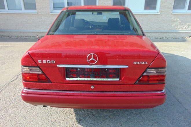 Mercedes 124 E 200 diesel vin 985