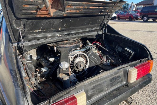 Tatra T613 V8 , manuál, VIN 022