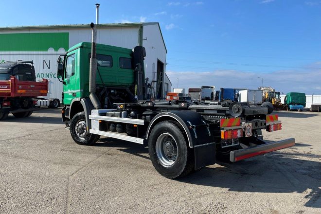 Použitý Mercedes Benz ACTROS 1832 4×4 Hákový natahovac kontajnerov EURO 3, poloautomat, na predaj — foto 4