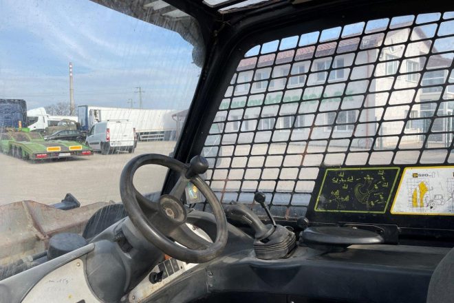 JCB 520 40 teleskopický celný nakladac 4X4 VIN 715
