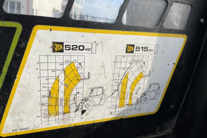 JCB 520 40 teleskopický celný nakladac 4X4 VIN 715