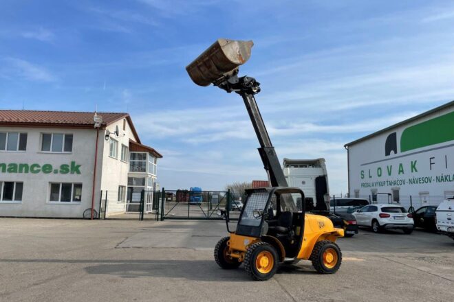 JCB 520 40 teleskopický celný nakladac 4X4 VIN 715