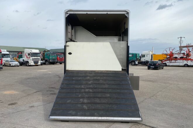 Použitý Scania 112M TORPEDO obytné vozidlo na prepravu koní 4×2 automat, na predaj — foto 7