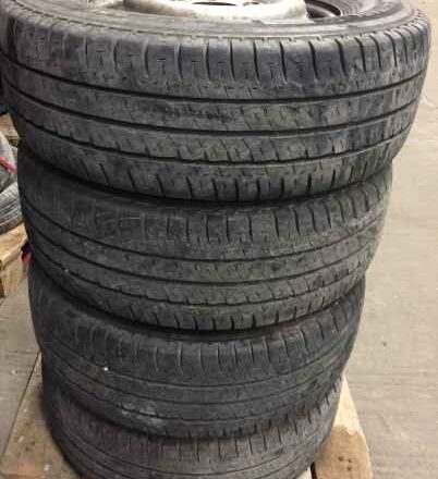 MICHELIN  AGILIS  225/70   R15 C  S DISKOM  4 KS  SADA         F14 - 2 - slovakfinance.sk