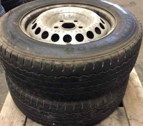 BRIDGESTONE  BLIZZAK  W800     215/65   R 16 C     S DISKOM   2 KS       E3 - 2 - slovakfinance.sk
