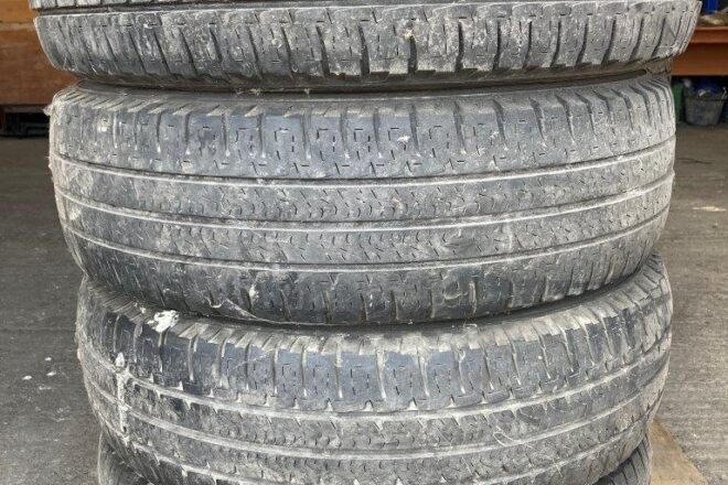 Michelin Agilis 225/75 R16 CP 2 ks dezén 6mm a 2 ks 4mm