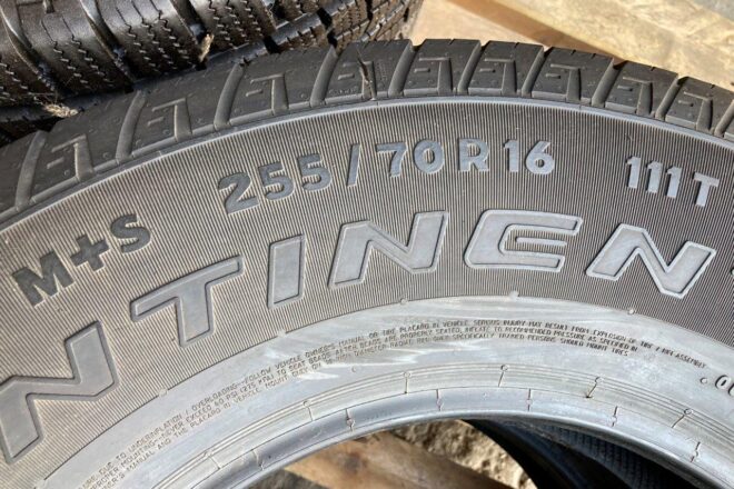 Continental Cross Contact LX M+S. 255/70 R16 111T. 2ks dezén 6mm