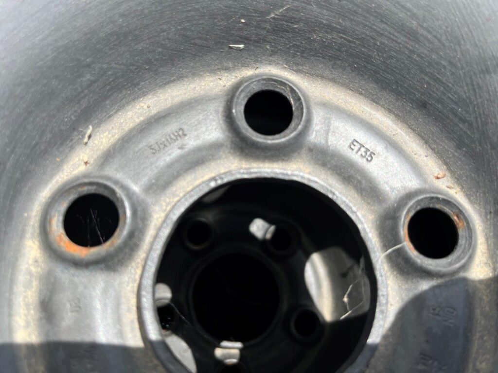 Matador Sibir Snow 165/70 R 14 T , 4 ks na diskoch , dezén 80%