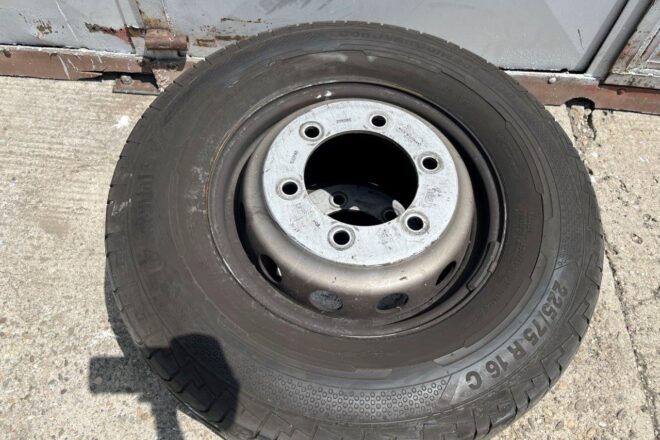 Použitý Continental Conti Van Contact 225/75 R16 C , 2 ks na diskoch, dezén 20%, na predaj — foto 3