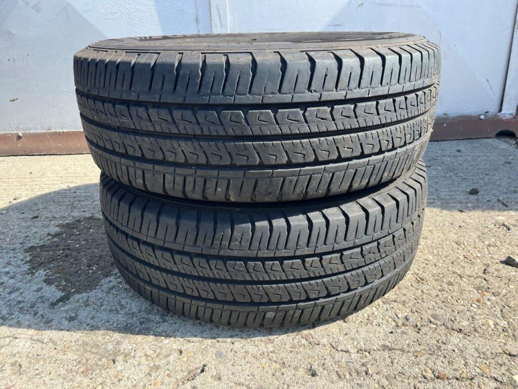 Fulda Conveo Tour 2 225/70 R 15 C, 2 ks, dezén 70%, cena: 40€ / kus
