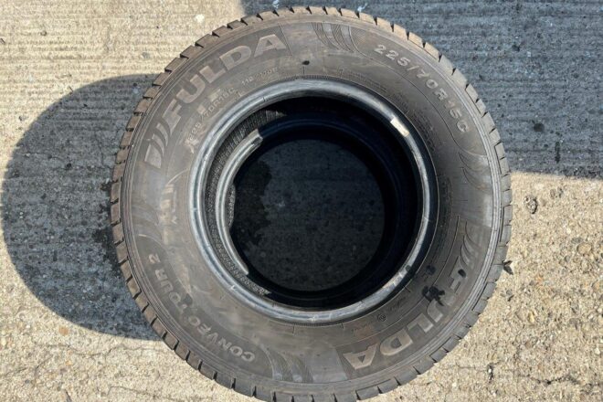 Fulda Conveo Tour 2 225/70 R 15 C, 2 ks, dezén 70%, cena: 40€ / kus