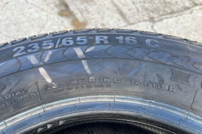 Continental Vanco 2, 235/65 R 16 C, 20 ks, dezén 50%