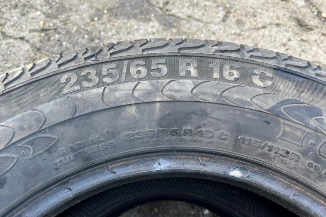 Continental Vanco2 235/65 R16C