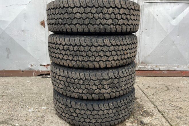 Good Year Wrangler 235/75 R15 109T