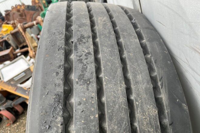 Continental HSR 2 315/70 R 22,5 na disku , dezén 50%