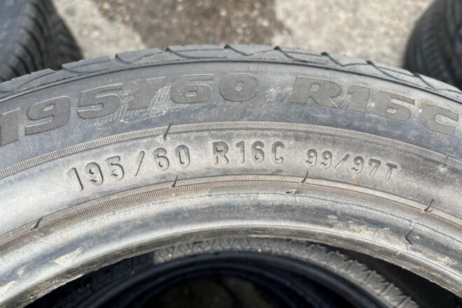 Pirelli Chrono série 2 195/60 R 16 C 99/97 T