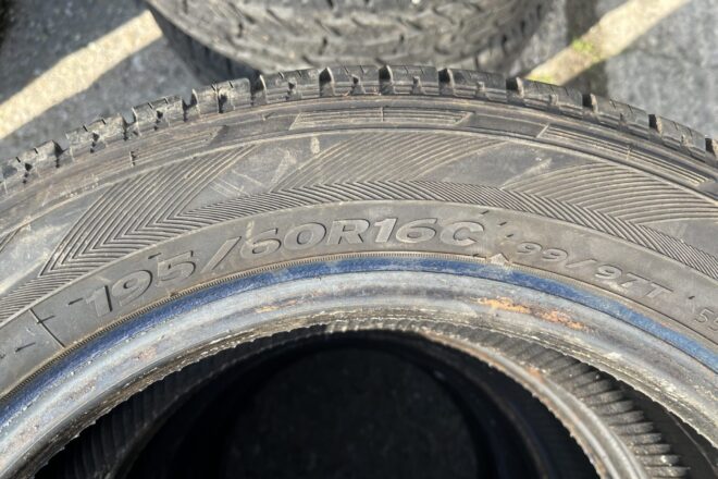 Použitý Hankook Winter RW06 195/60 R 16C, 4 ks, dezén 50%, CENA : 25 EUR / KS, na predaj — foto 2