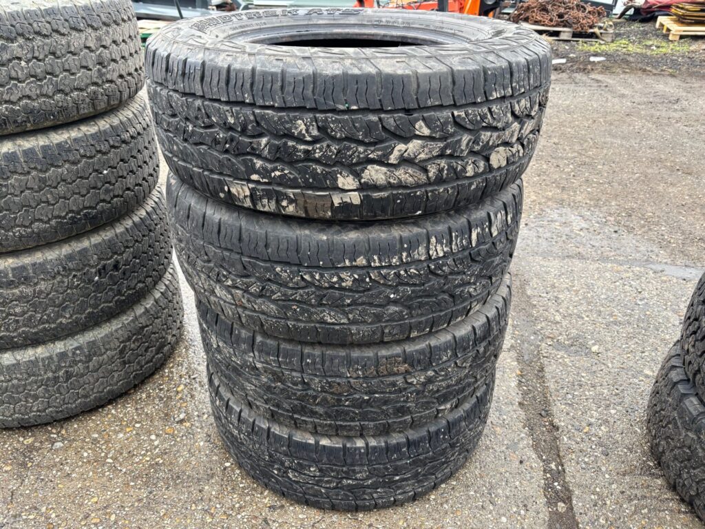 Dunlop Grandtrec AT5 265/65 R17, 4 ks , dezén 20%, DOT 1422