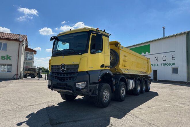 MERCEDES BENZ AROCS 4448 8x6 po pripojení nadstavby vs mont 10x6, jednostranný vyklápač 22 m3 VIN 828 + 006