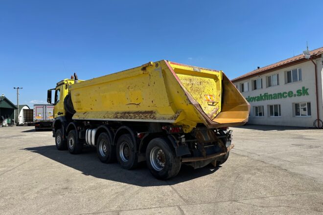 MERCEDES BENZ AROCS 4448 8x6 po pripojení nadstavby vs mont 10x6, jednostranný vyklápač 22 m3 VIN 828 + 006