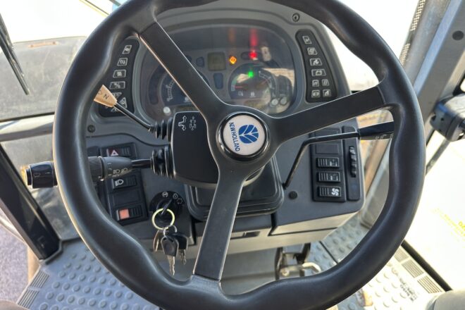 NEW HOLLAND T7550 4×4 VIN 842