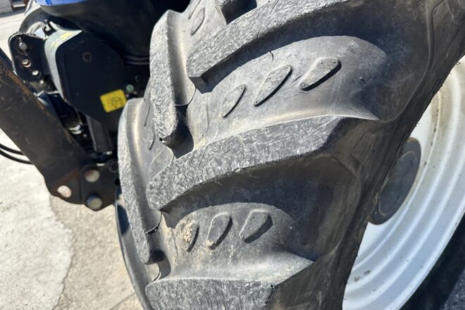 NEW HOLLAND T7550 4×4 VIN 842