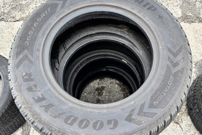Good Year UltraGrip+ SUV4x4 265/65 R17, 2 ks, dezén 20% F7, Cena 20 eur/ks