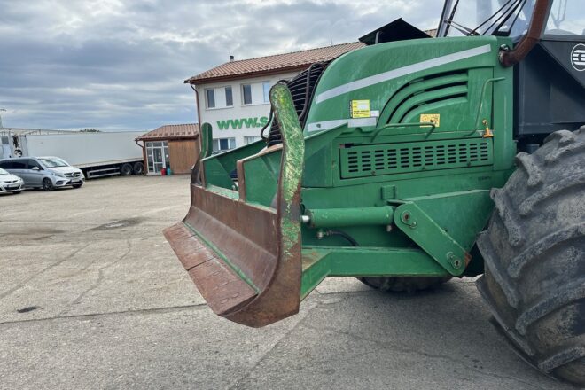 AMKODOR 2242B 4×4 forst tractor vin 004