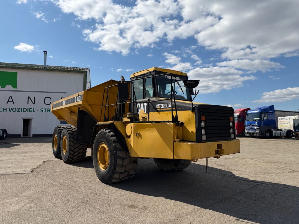 CATERPILLAR D300 dumper onesided kipper 6X6 VIN 411
