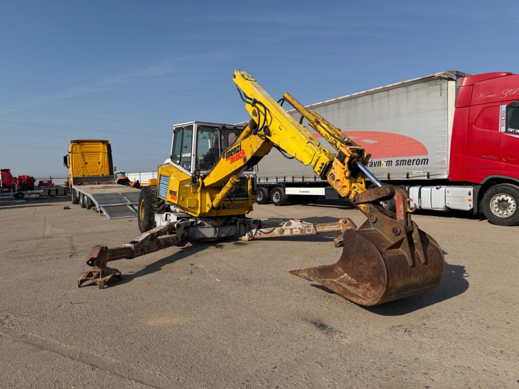 MENZI MUCK A70 T2 kráčajúci báger VIN 448
