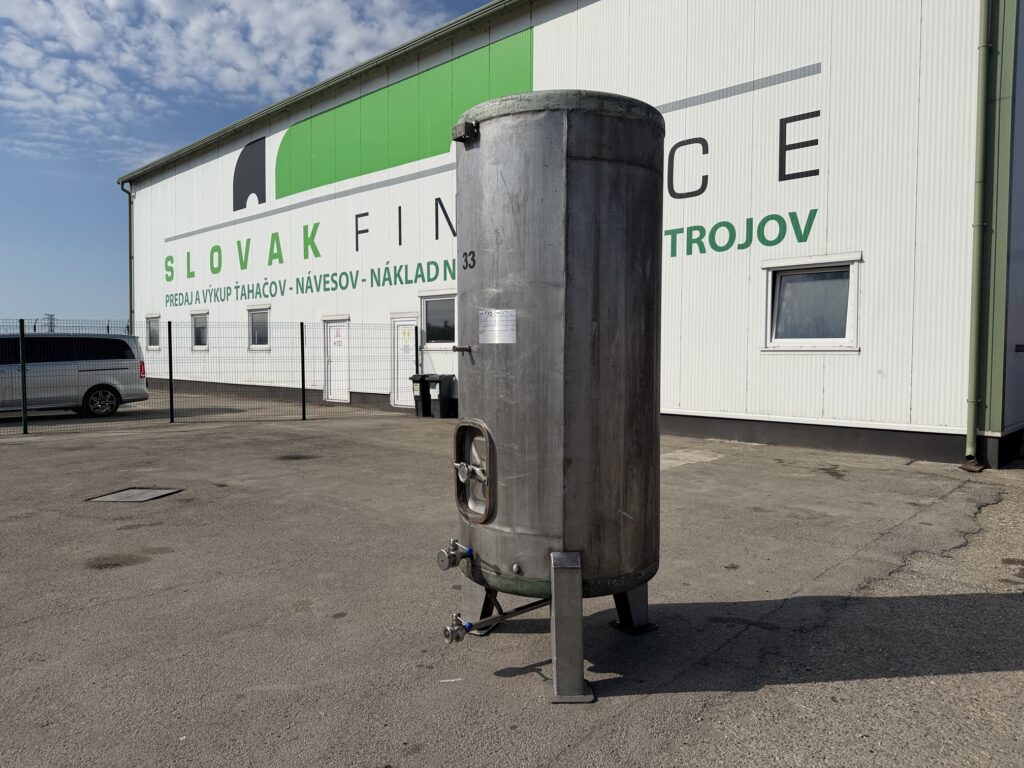 NEREZOVÁ POTRAVINÁRSKA NÁDRŽ 1650 l / TANK NA VÍNO, ŠŤAVY, SIRUPY - 14ks