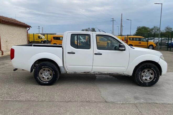 Použitý NISSAN NAVARA pick-up 4x4 diesel 2,5 VIN (96) 881, na predaj — foto 4