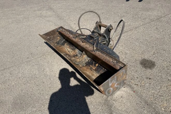 Použitý Svahovacia lyžica hydraulicky natáčania z CASE - 150cm, na predaj