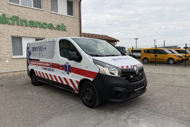 Použitý RENAULT TRAFIC RODRIGUEZ LOPEZ sanitka 1,6 diesel E6b manual 4 seats VIN 340, na predaj — foto 3