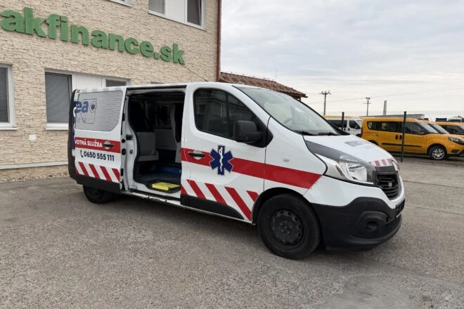 Použitý RENAULT TRAFIC RODRIGUEZ LOPEZ 1,6 diesel sanitka E6b manual 4 seats VIN 298, na predaj — foto 4