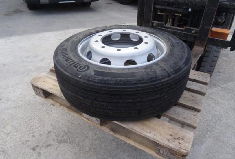 Continental CONTINENTAL 295/60R22