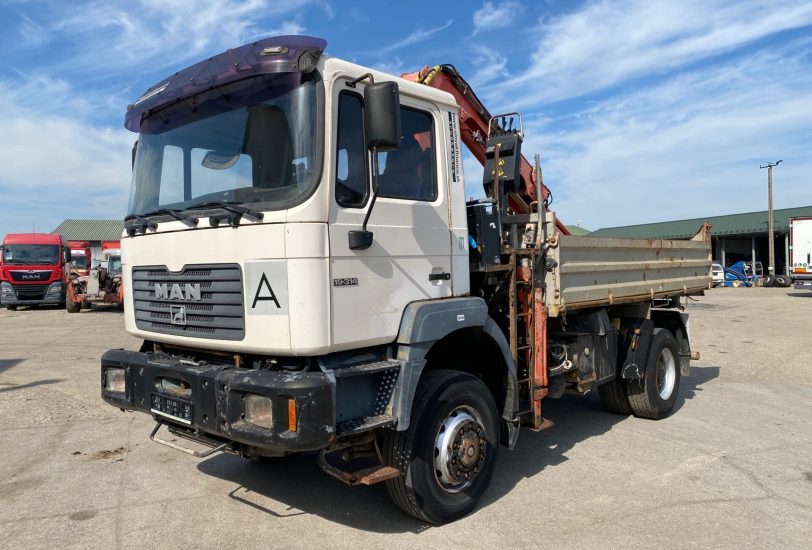 MAN F2000 19.314FA 4x4 trojstranný vyklápac s hydraulickou rukou ATLAS