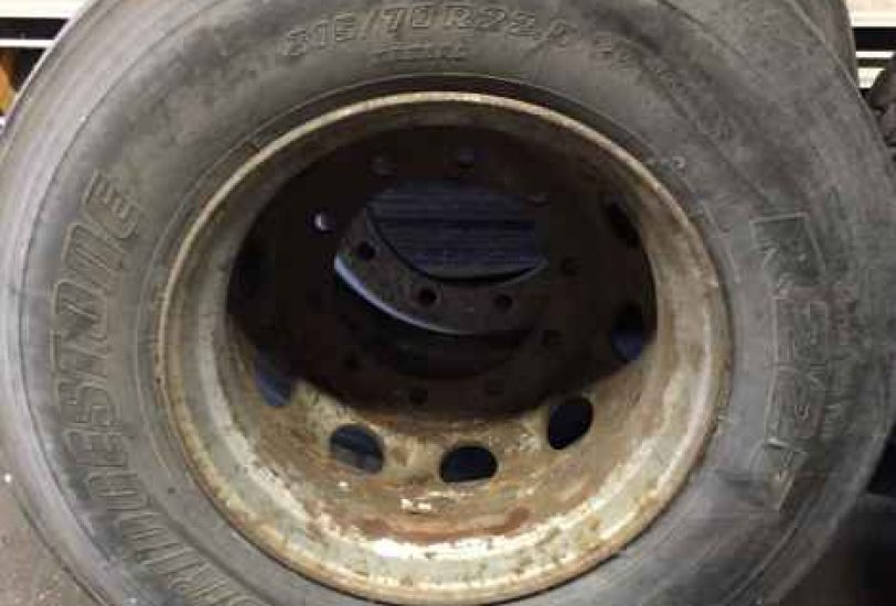 BRIDGESTONE  R 227  315/70  22
