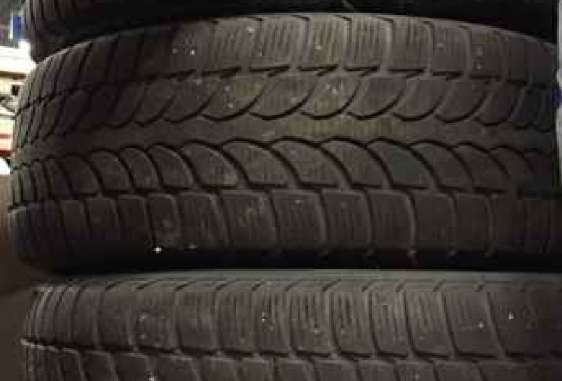 BRIDGESTONE  BLIZZAK  LM 32   235/55  R 17    3KS  S DISKOM        B12 - 1 - slovakfinance.sk