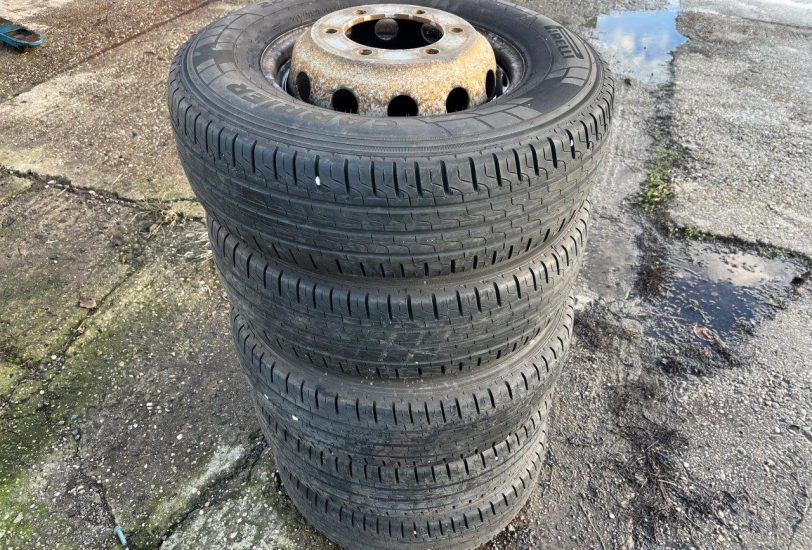 Pirelli Carrier 225/75 R 16 C
