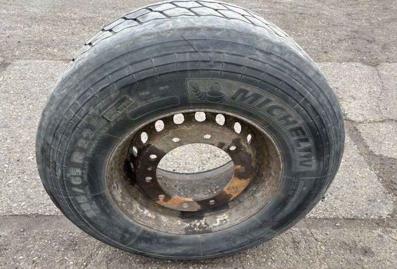 Michelin XZY 3 Recamic protektor -rezana  385/65 R22