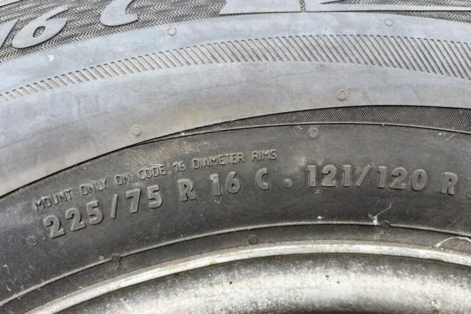 Použitý Matador Hectorra Van 225/75 R16 C, na disku 6Jx16 H2, 2 ks, dezen 50% F10, na predaj — foto 3
