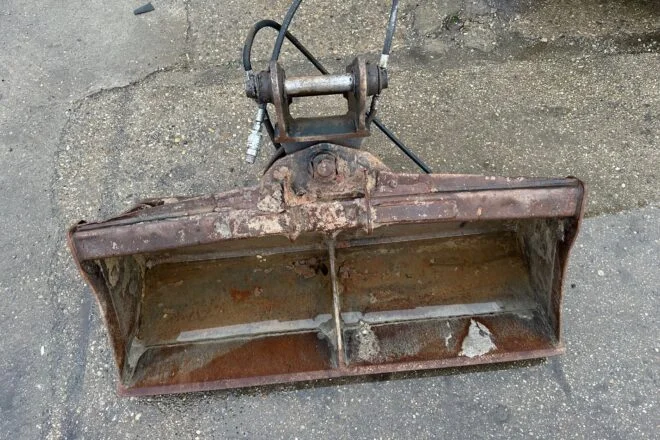 Použitý JCB svahovacia lyzica hydraulicky natáčania do bokov 146 cm, na predaj — foto 2