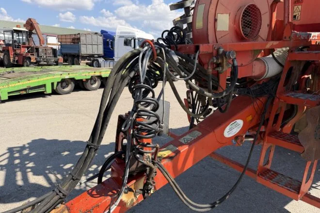 Použitý Bezorebná sejačka KUHN FASTLINER 6000 VIN 801, na predaj — foto 8