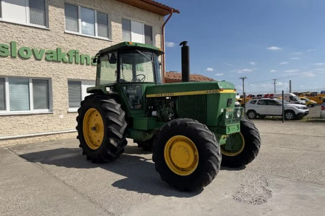 Použitý JOHN DEERE 4430 4x4 manual hydraulika VIN 74L, na predaj — foto 2